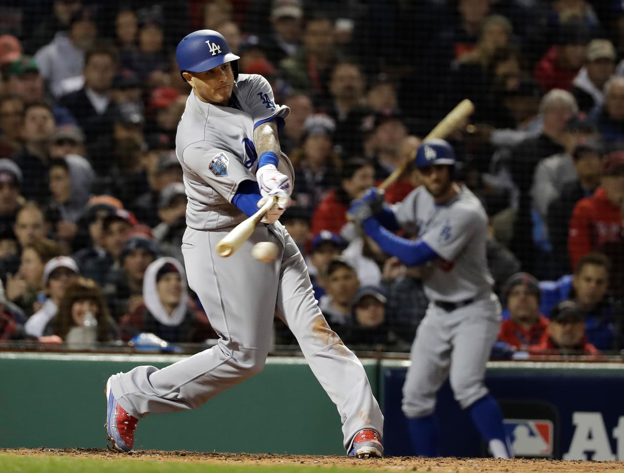 En el tercer inning, en la parte alta, Manny Machado conectó imparable al izquierdo para emparejar la pizarra ante un silente Fenway Park.