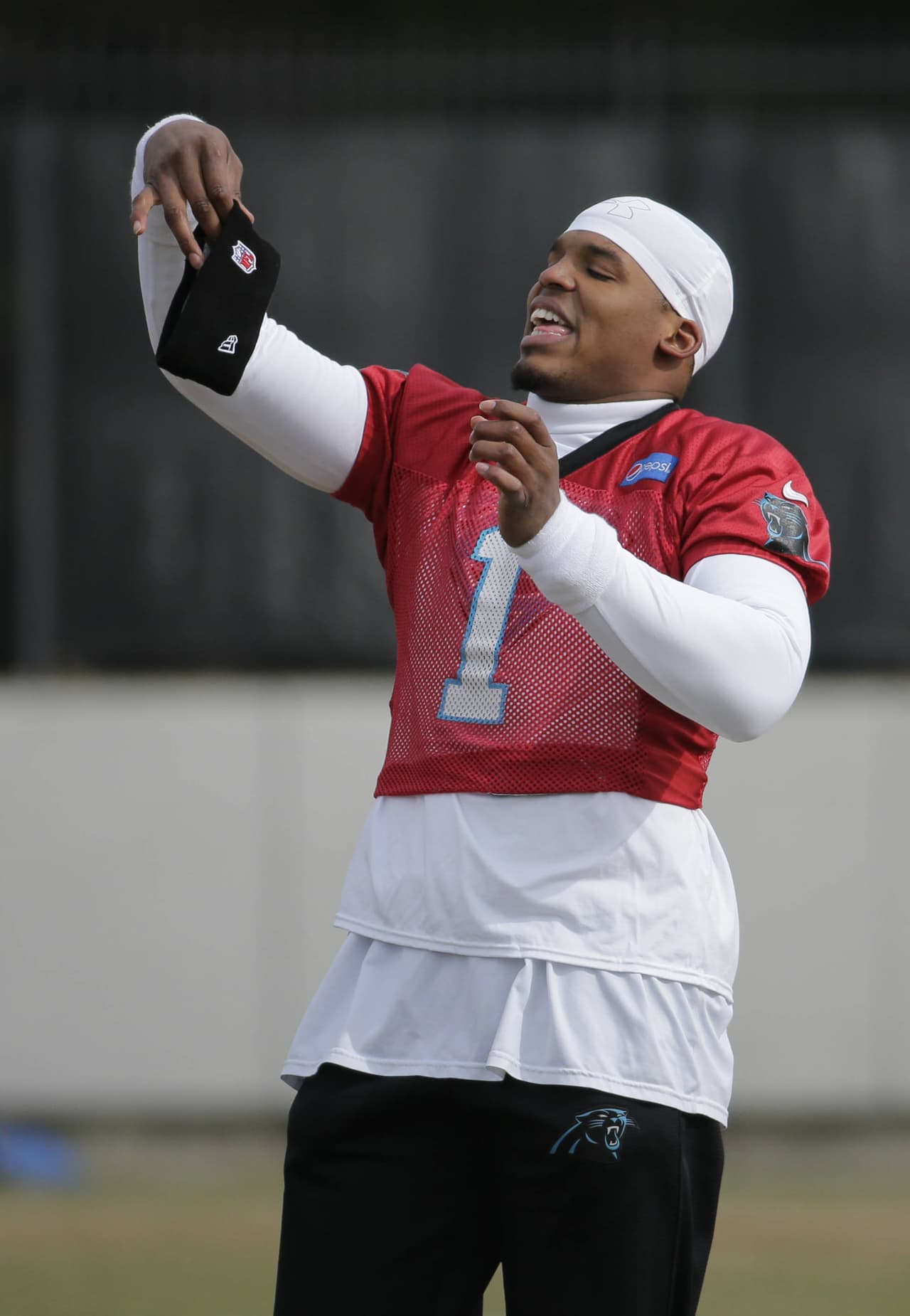Cam Newton dice que no ha cambiado su forma de ser, sólo que ahora está ganando