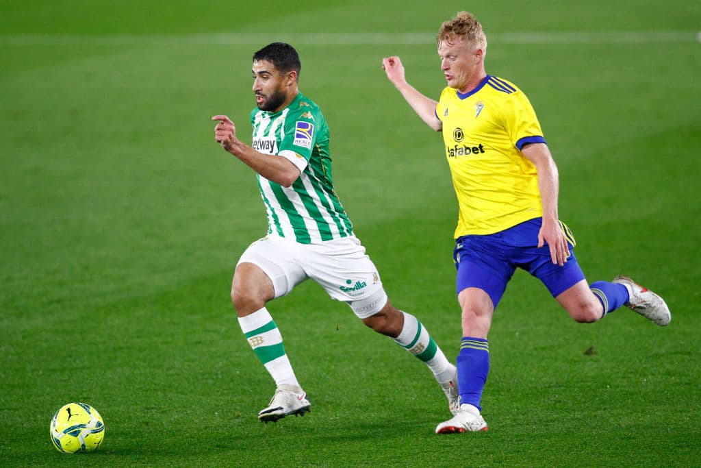 Betis derrota al Cádiz y se mete entre los 10 primeros de La Liga | Guido Rodríguez hizo el solitario gol del triunfo; ‘Choco’ Lozano y Diego Lainez ingresaron en la segunda mitad.