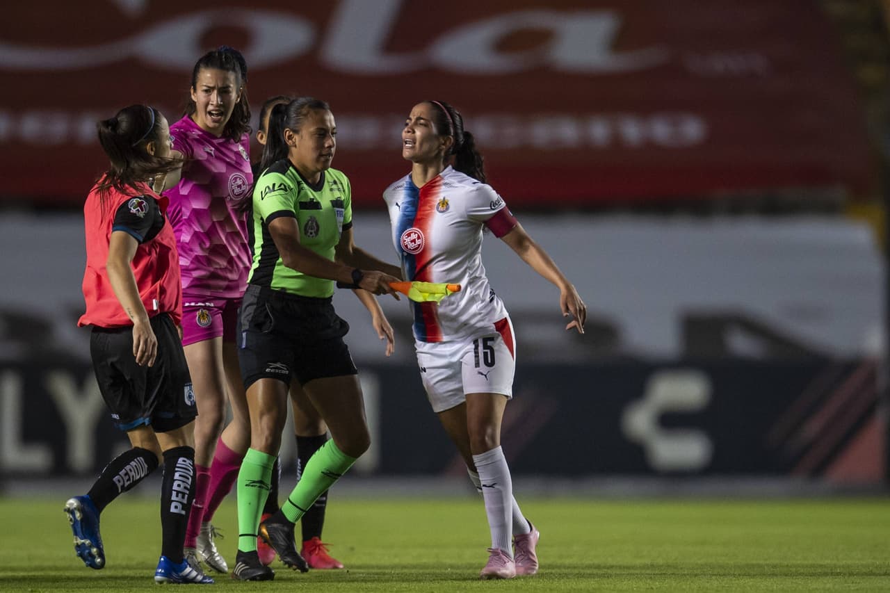 Chivas Femenil y Gallos Femenil pierden los modales