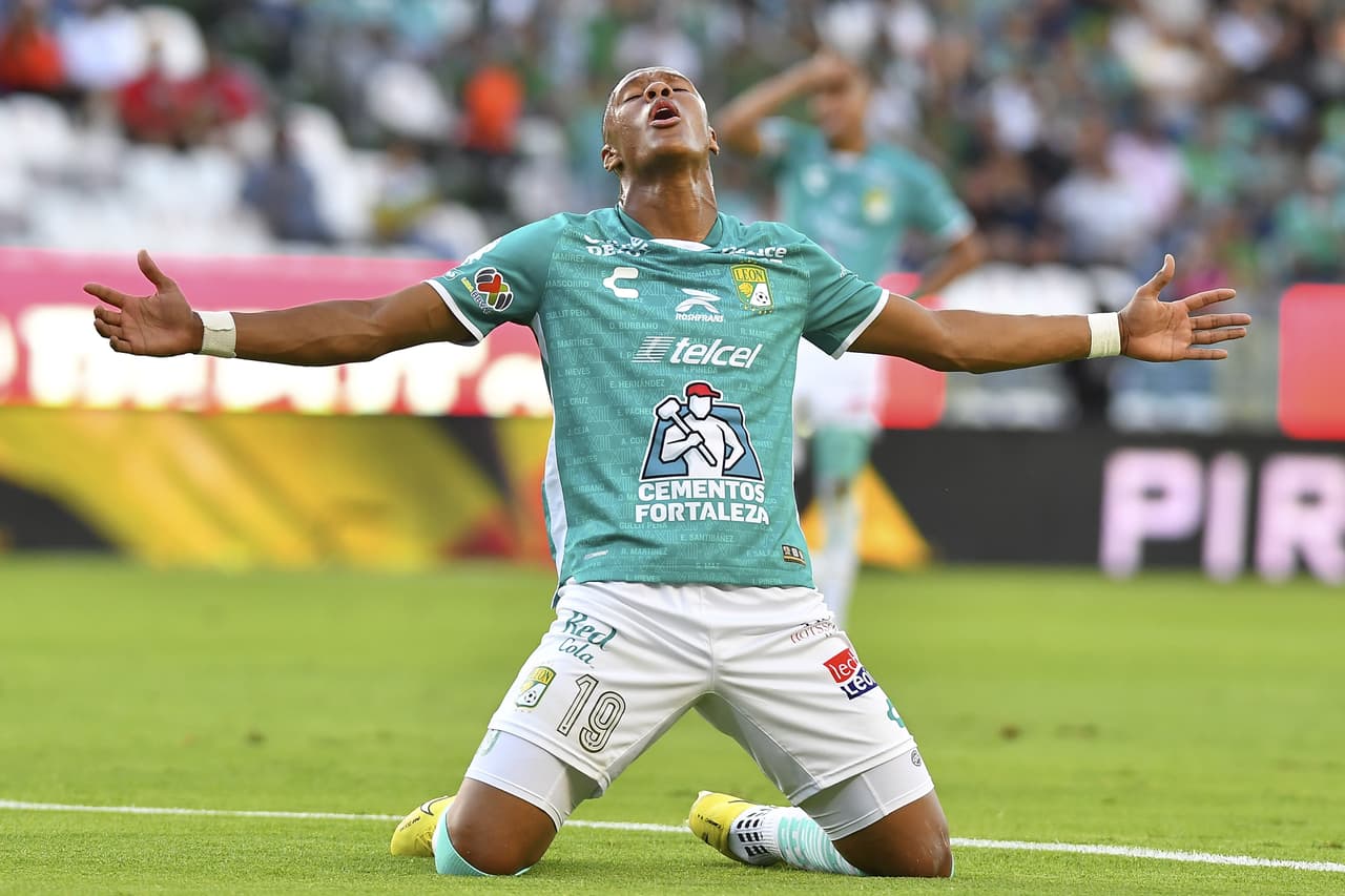 Yairo Moreno pedía explicaciones al cielo por las fallas.