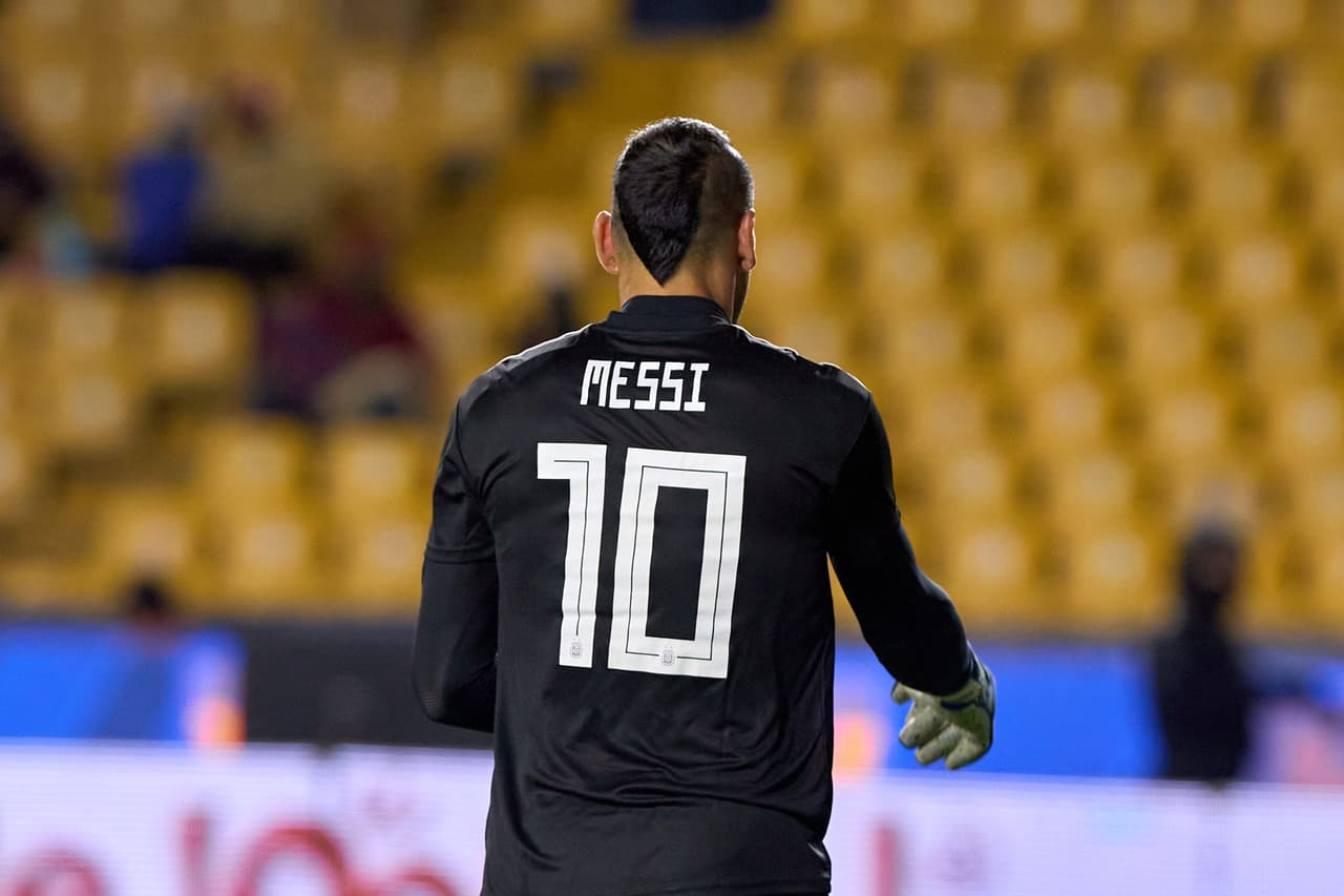 Tigres de la UANL se presentó en su estadio para recibir a los rojinegros del Atlas para su fecha de la Copa por México y consiguió la victoria por la solitaria anotación de Jesús Angulo con lo que los locales se quedaron con la victoria en 'El volcán'.