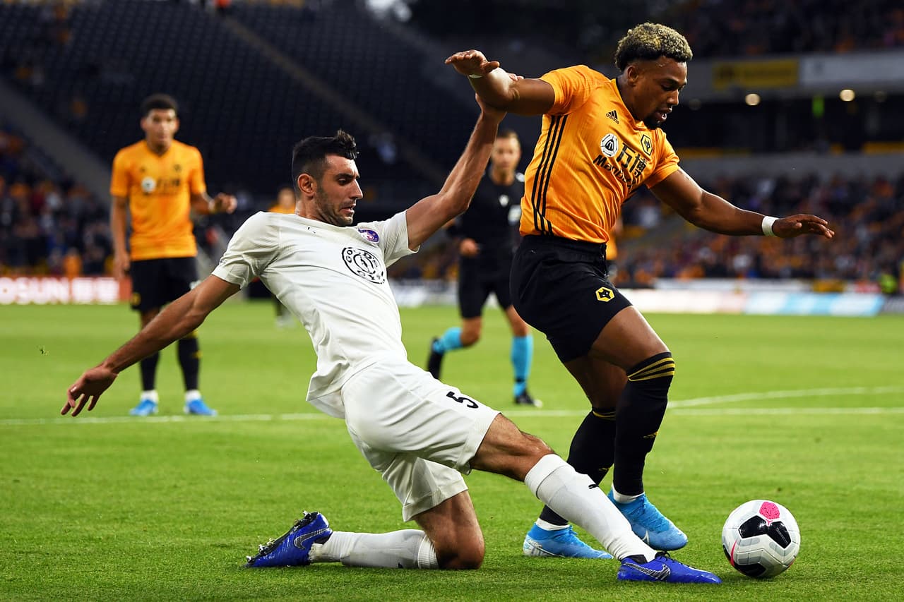 Para la segunda mitad ambos estrategas generaron algunas modificaciones en su once inicial y permitió un juego más abierto.