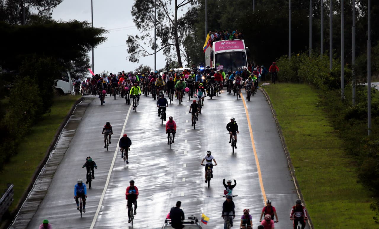 Añadió que su triunfo mostró que “todos los sueños se cumplen, a todos los niños (pido) que les apoyemos más que nunca y siempre debemos darles apoyo, yo contento con mis padres que me ayudaron mucho en el sueño, en arrancar”.