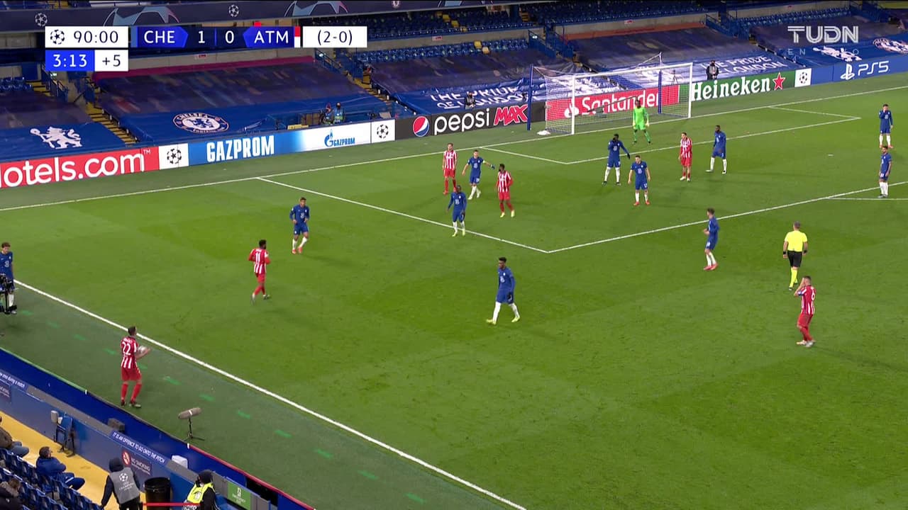 ¡GOL!  anota para Chelsea. Emerson Palmieri dos Santos