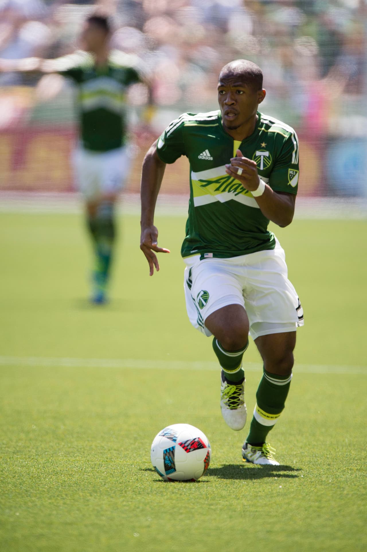 DARLINGTON NAGBE (MED) | Lideró la carga ofensiva de Portland Timbers en la derrota ante Vancouver Whitecaps, incluyendo una brillante pared con Fanendo Adi que dio pie para el gol de su equipo.