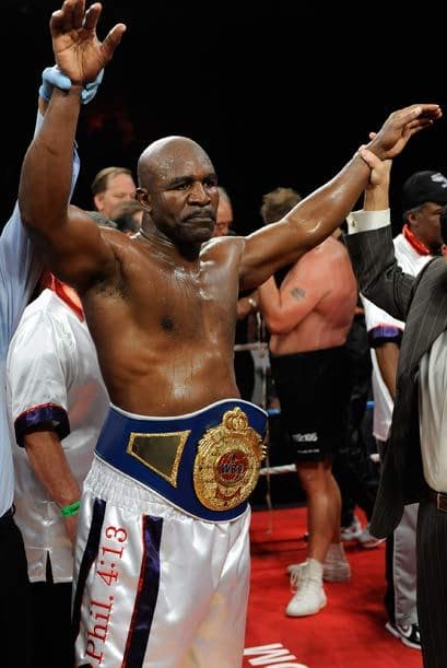 Este combate fue el primero para Evander Holyfield desde 2003.