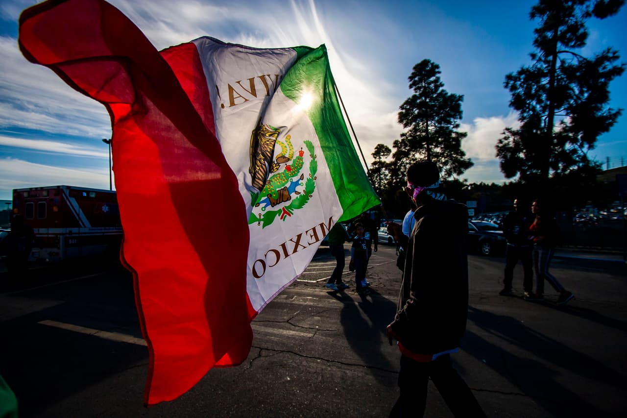 Los aficionados mexicanos viven con optimismo la antesala del juego del Tri contra Chile en San Diego, donde comenzará la era de Gerardo Martino como técnico.