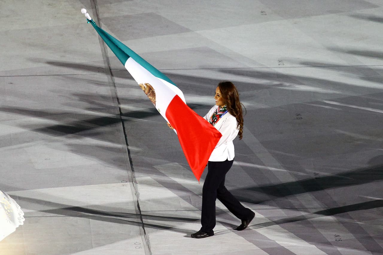 Paola ha sido abanderada en varios eventos continentales y no ha sido difícil elegirla para esta tarea. Lamentablemente el rácquetbol no es parte de los Juegos Olímpicos, si no...