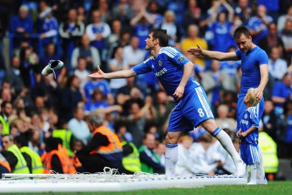 Con un empate final de 2-2, Chelsea se despidió de su afición, pues en la última fecha será visitante. Aún así, el segundo puesto ya es suyo.