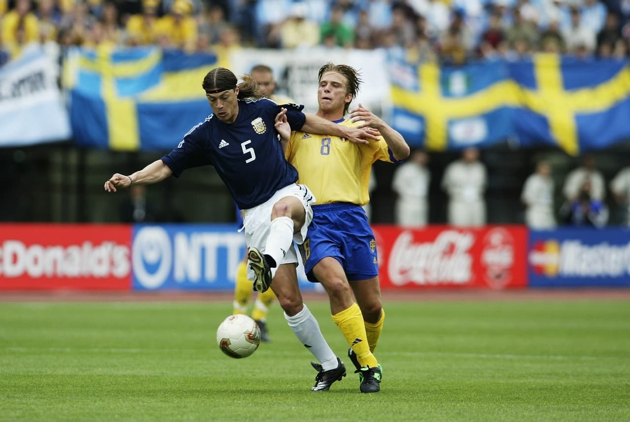 Desafortunadamente, Bielsa y Almeyda vivieron el drama de caer eliminados en fase de grupos cuando todos daban a Argentina como favorita al título en el Mundial 2002. Nadie puede explicarse por qué pasó lo que pasó.