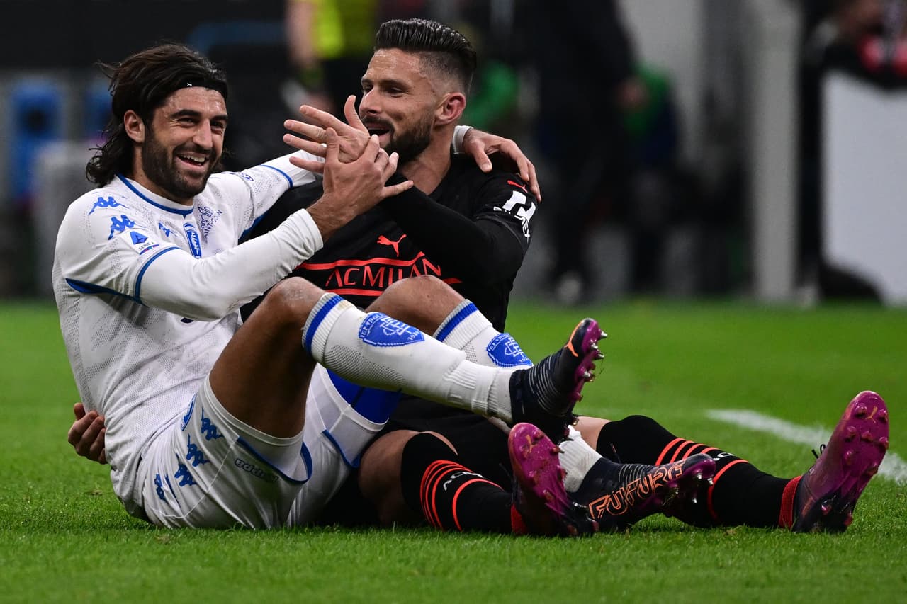 El Milan derrotó al Empoli por 1-0 gracias a un tanto de Kalulu y se mantiene como líder de la Serie A.