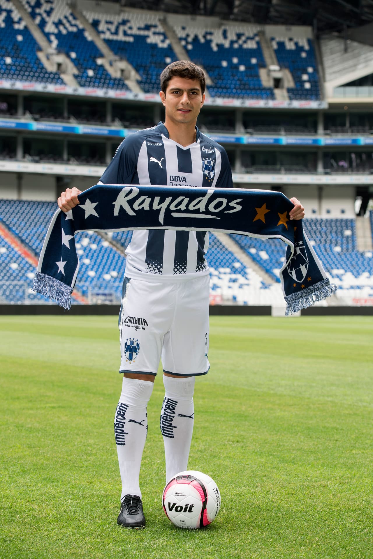 Con Colombia también fue llamado 
<b>Stefan Medina, de Monterrey. </b>Hizo su arribo a la Liga MX desde el Atlético Nacional, pero fue en el 2014. Salió a préstamo de los Rayados a Pachuca, durante una temporada y media, y ahora regresó para buscarse un lugar en el equipo regiomontano.