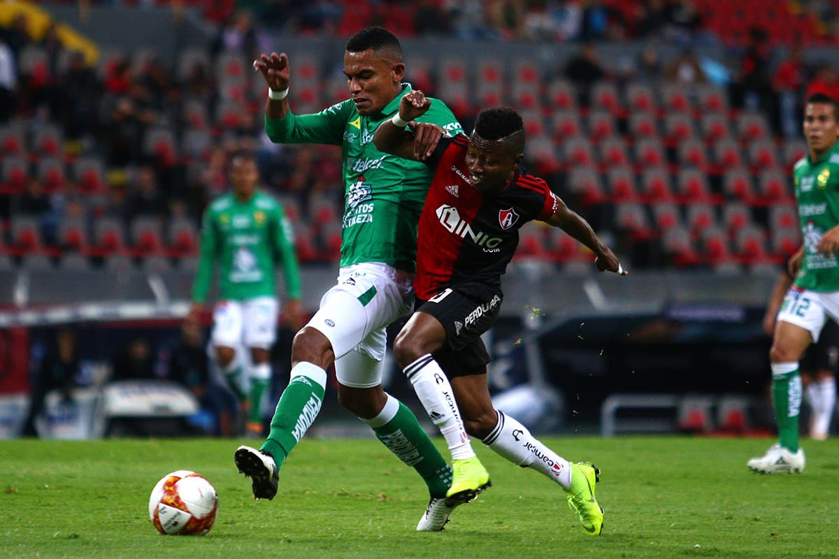 No cabe duda que la disputa por el balón fue intensa durante el encuentro, pero los dos equipos se anularon mutuamente.