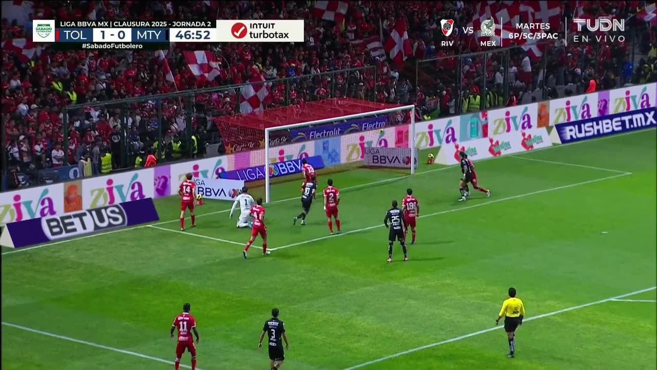 ¡GOOOL! Sergio Canales anota para Monterrey.