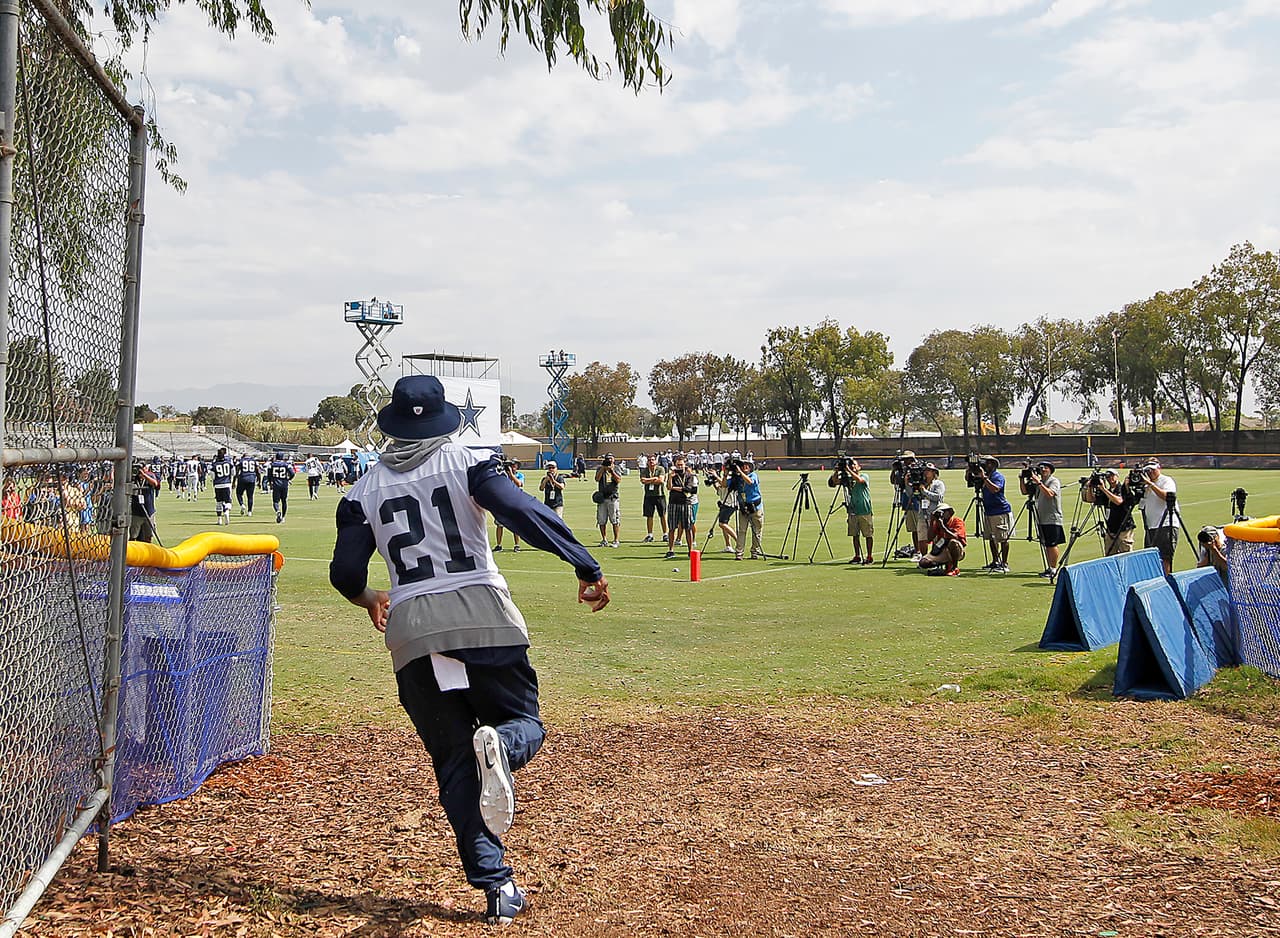 El training camp de los Dallas Cowboys comenzó este lunes 24 de julio en el River Ridge Residence Inn de Oxnard, California con la presencia de todas las estrellas del equipo.