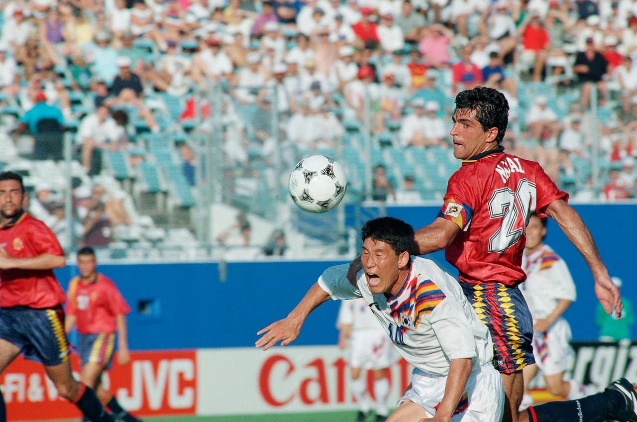 El primer partido de Corea del Sur fue contra España, un equipo que por la fortaleza de su liga local y la eliminatoria europea llegó como favorito contra el modesto asiático.