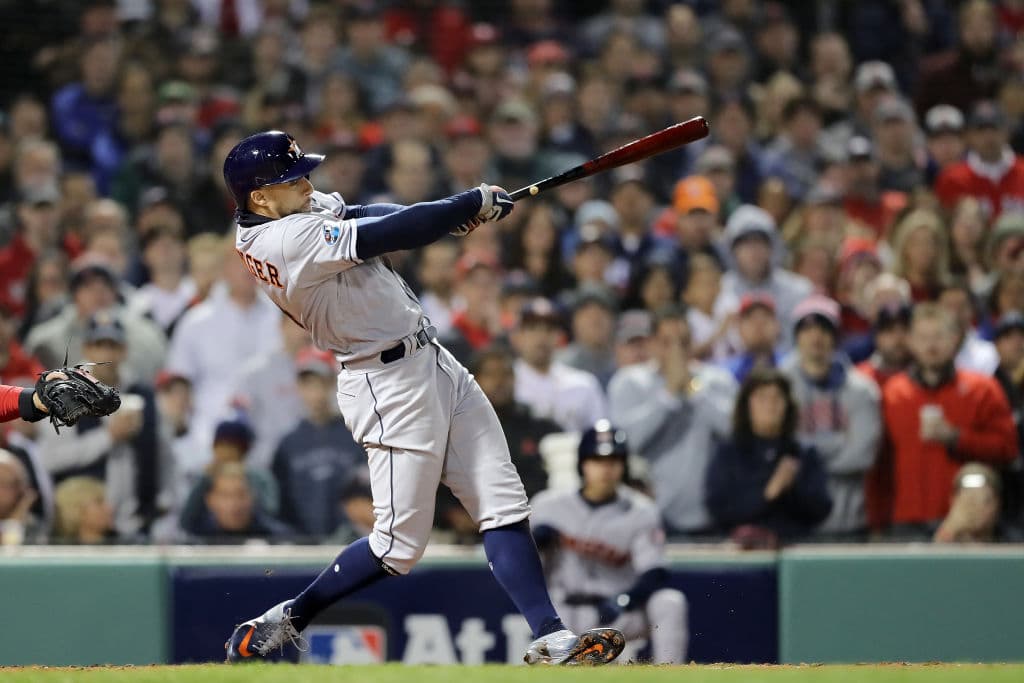 El center field, George Springer conectó un doble remolcador para poner en ventaja a los Astros en el segundo inning.
