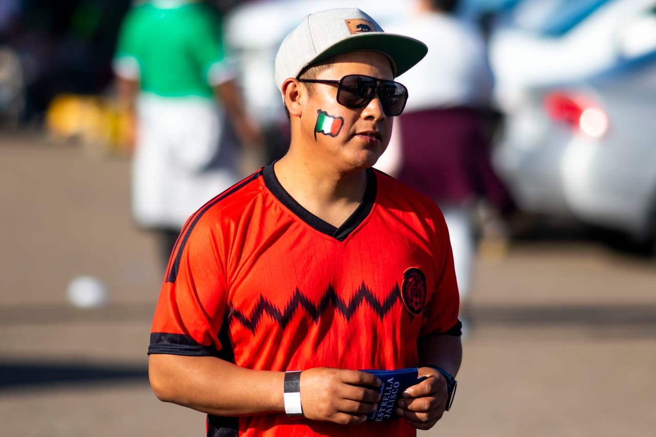 Los aficionados mexicanos viven con optimismo la antesala del juego del Tri contra Chile en San Diego, donde comenzará la era de Gerardo Martino como técnico.