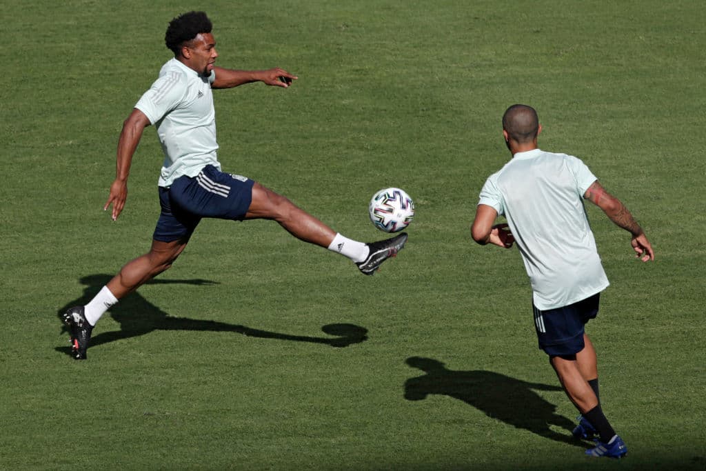 Adama Traoré es titular con el Barcelona contra el Atleti