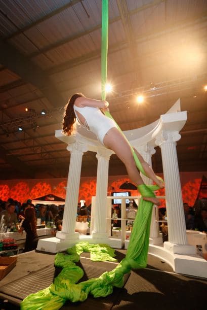 Modelos, personalidades, estrellas y jugadores en la celebración más sexy, la fiesta Maxim en la semana previa al Super Bowl.