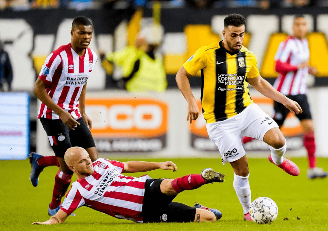 Pasan los primeros 45 minutos del partido y no hay vista cerca del gol.