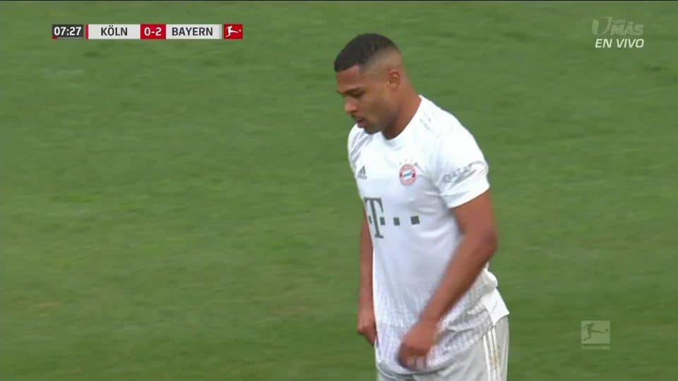 Tiro desviado de Serge Gnabry