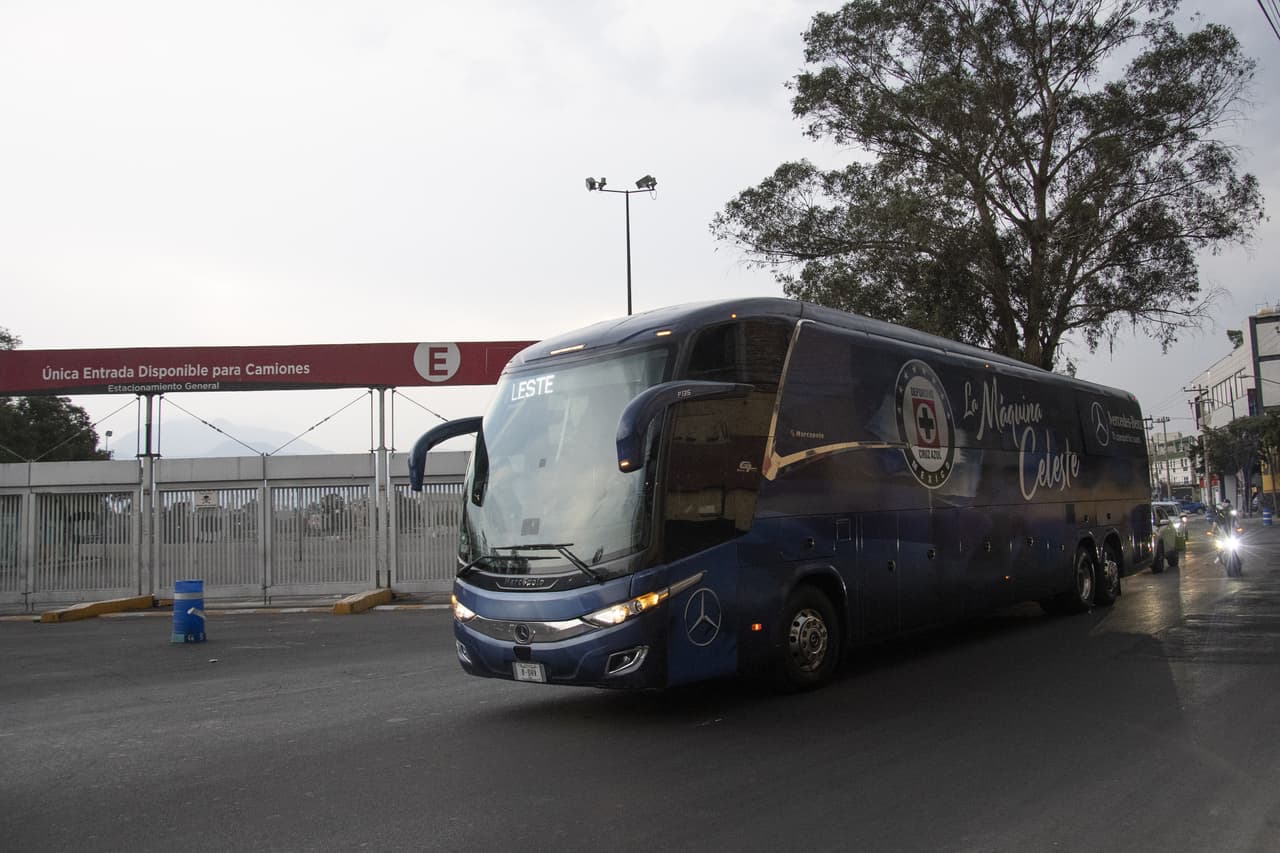 Las Águilas y la Máquina llegaron al 'Coloso de Santa Úrsula' pero la afición se escondió.