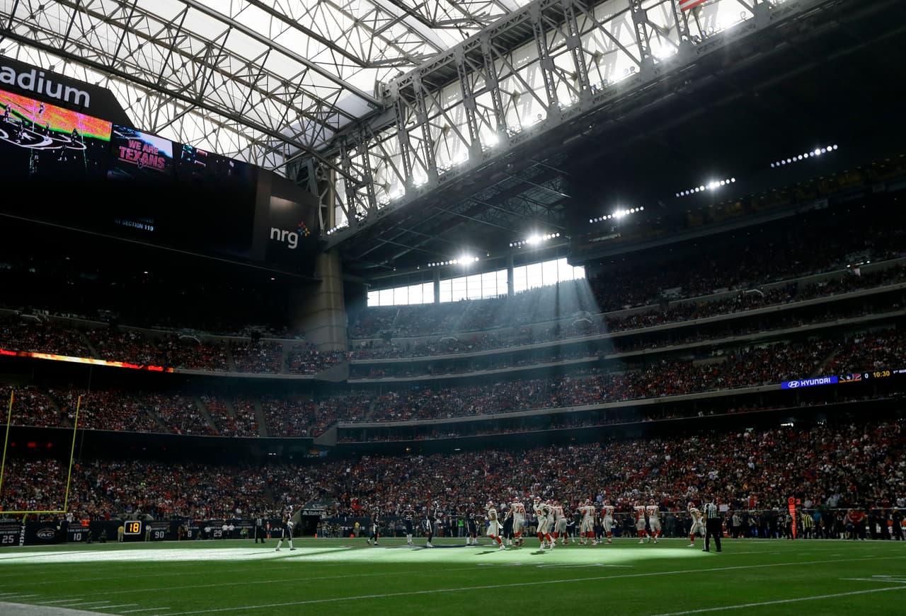 Kansas City Chiefs vencieron 30-0 a Houston Texans para avanzar a Playoffs Divisionales.