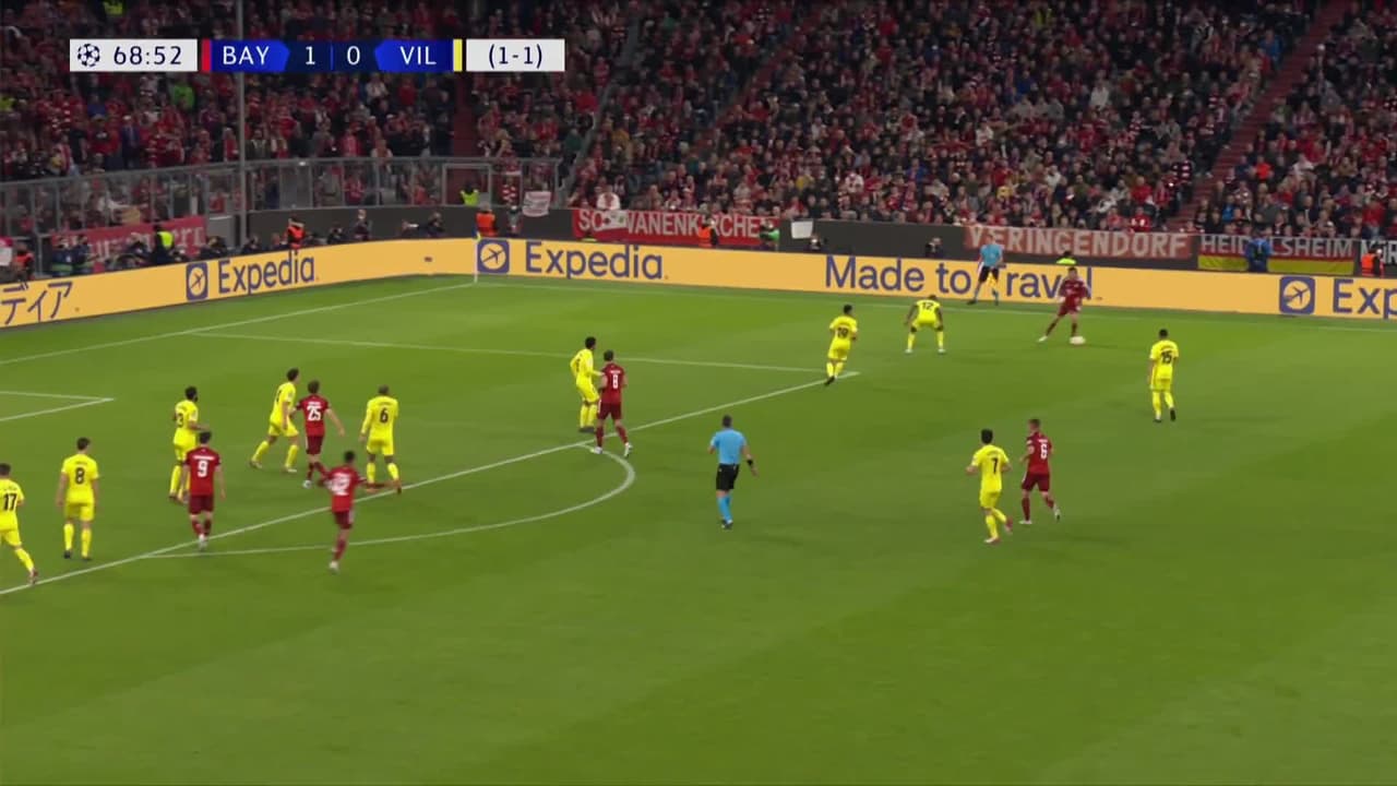 ¡TIRO ATAJADO! disparo por Thomas Müller.