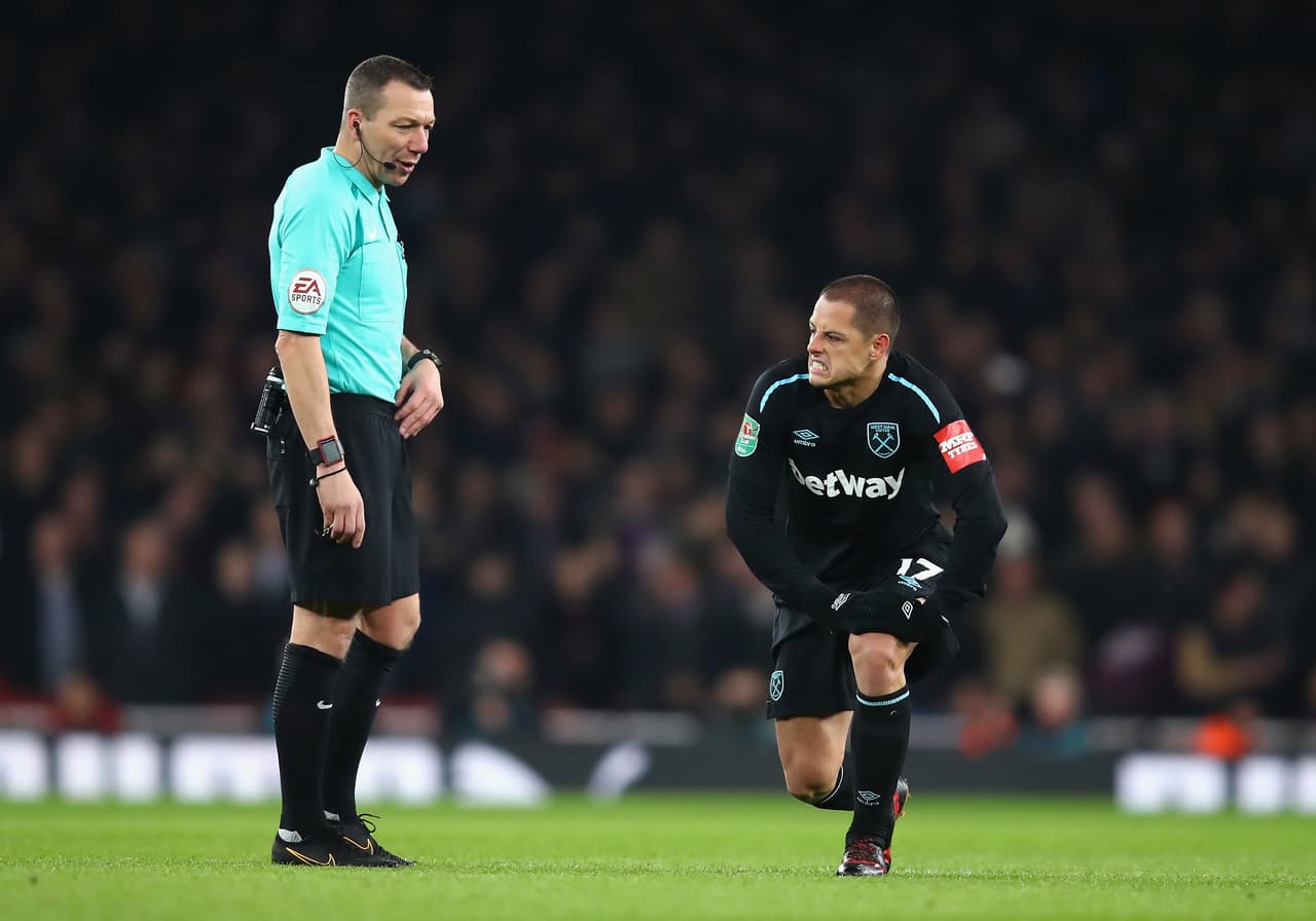 Javier 'Chicharito' Hernández llegó con bombo y platillo al West Ham inglés proveniente del Bayer Leverkusen alemán. La operación osciló en 22 millones de dólares.