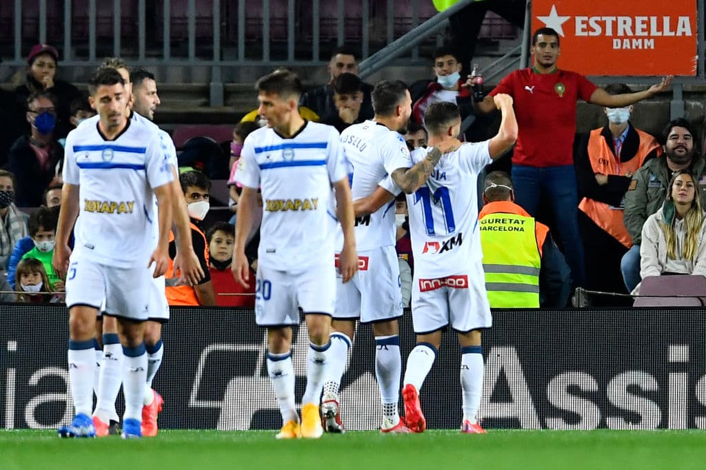 El Barcelona no aprovecha sus llegadas, descuidan y terminan dejando ir la victoria para conformarse con un empate 1-1.