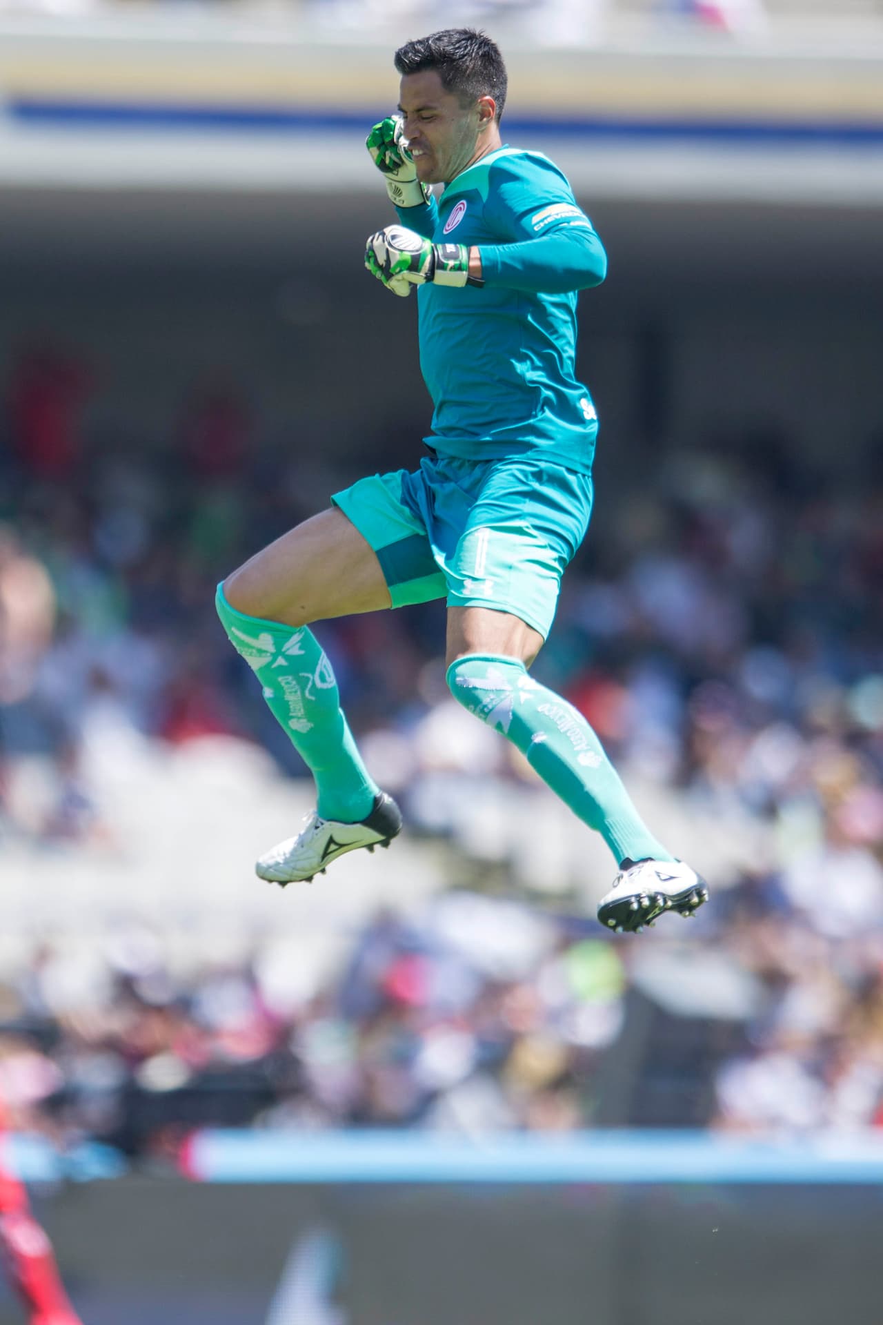 Gran festejo de Alfreto Talavera y el resto de los 'Diablos'. Finalmente, estos tres puntos los impulsan en la lucha por el liderato general.