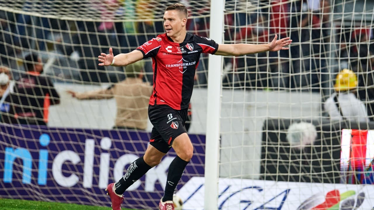 Julio Furch supera el COVID-19 y está listo para reaparecer ante Santos