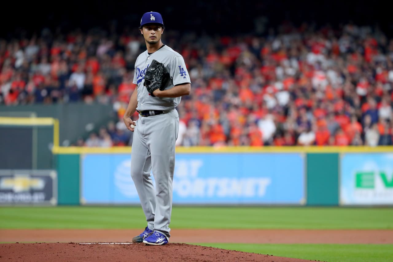 El pitcher derrotado fue el japonés Yu Darvish quien tuvo la apertura más corta de su carrera al trabajar 1.2 entradas en las que permitió 4 carreras limpias.