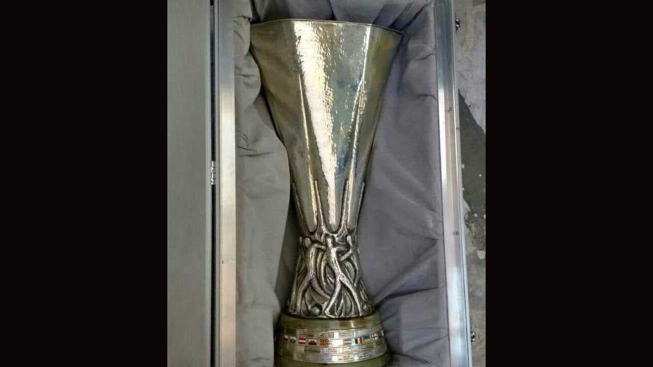 Recuperan trofeo robado de Europa League en Guanajuato