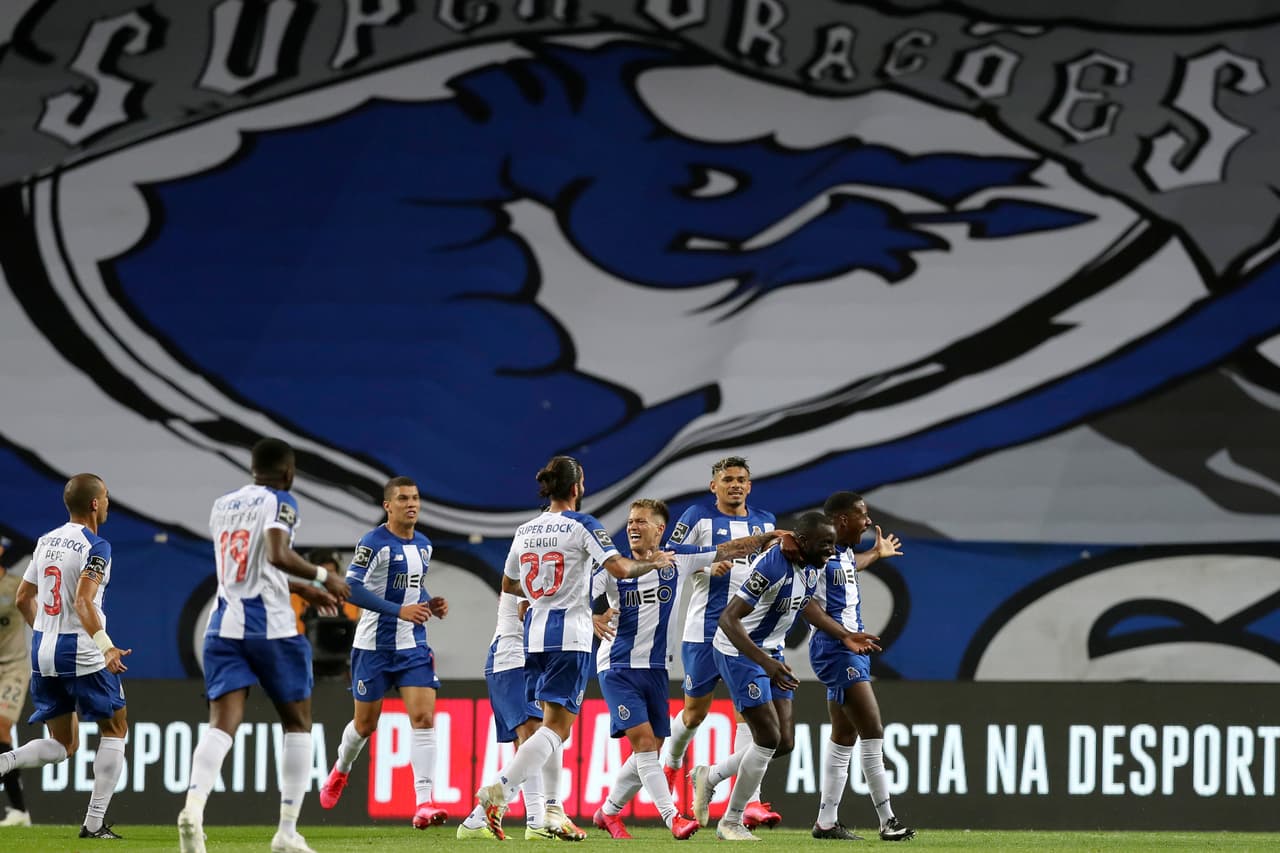 Con doblete de Moussa Marega, gol de Sérgio Oliveira y Alex Telles, el Porto golea en casa al Boavista y se aleja a tres puntod del Benfica en la búsqueda del título.