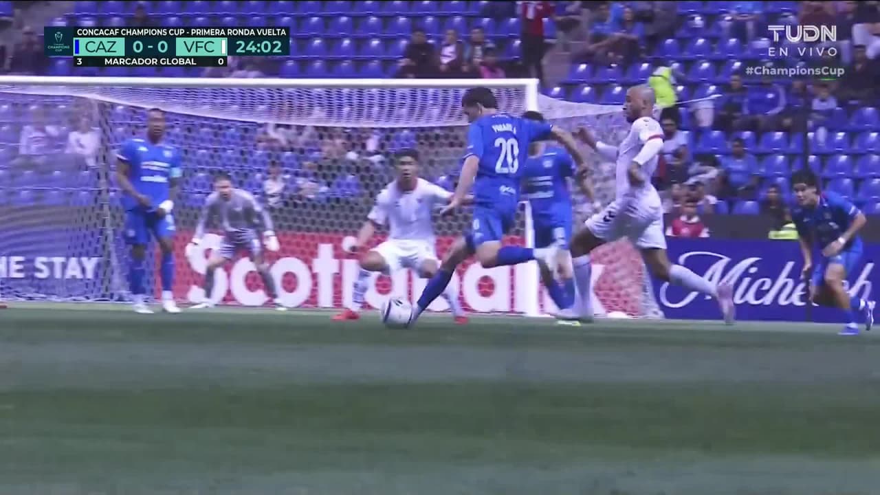 ¡Primer aviso claro de Cruz Azul! Escopetazo de Paradela directo al arco