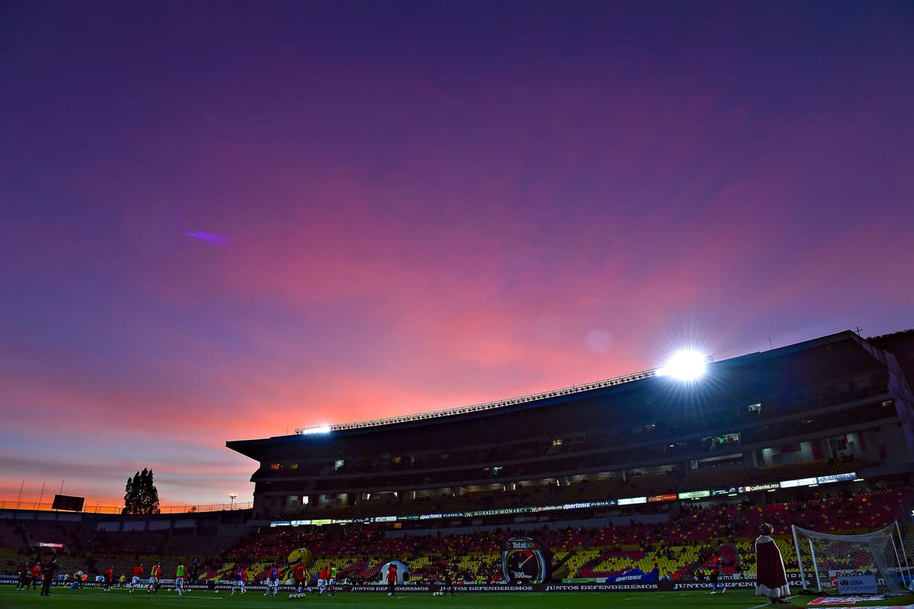 Con el ocaso del viernes 4 de enero se acercaban las emociones del juego entre Monarcas y Toluca.