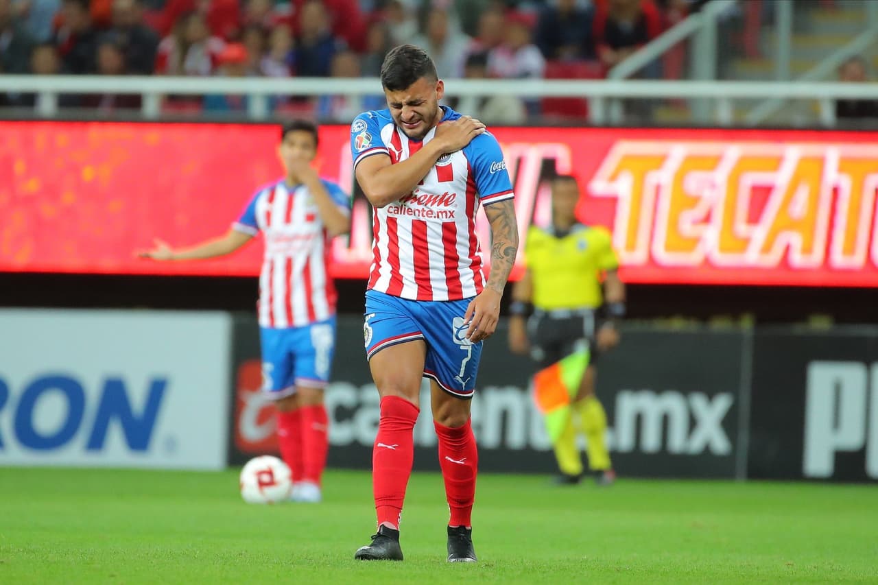 Alexis Vega será baja en Chivas de 20 a 25 días 