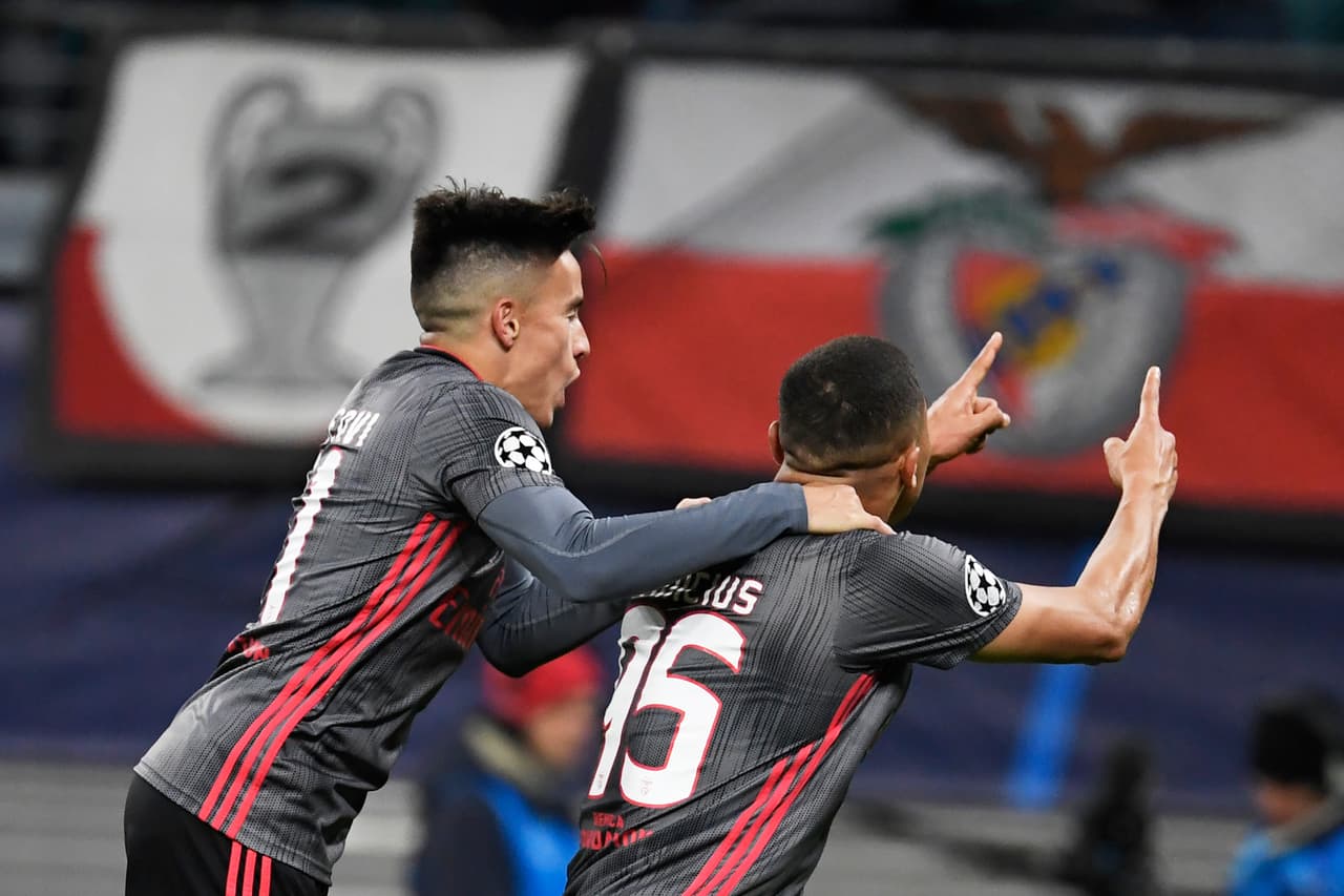 RB Leipzig empata 2-2 con el Benfica; para los visitantes marcaron Pizzi y Vinícius, Forsberg hizo doblete al final del partido para rescatar el empate.