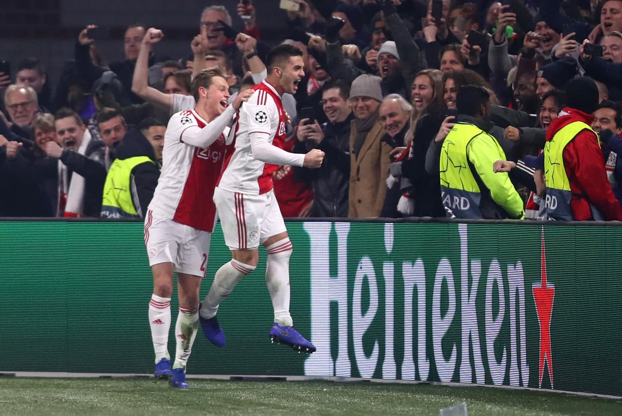 Fue un doblete que ilusionó a todo Amsterdam, a pesar de que al final el juego hubiese terminado igualado por 3-3.