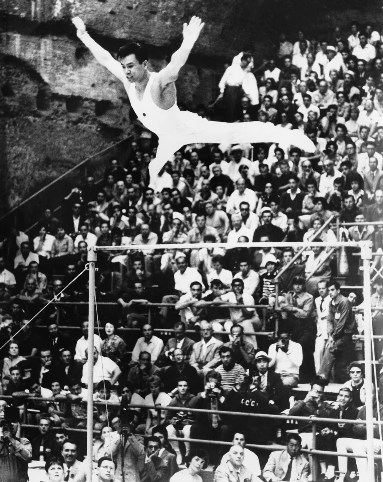 8. Takashi Ono (Japón/gimnasia artística) - 13 (5 oros, 4 platas, 4 bronces)