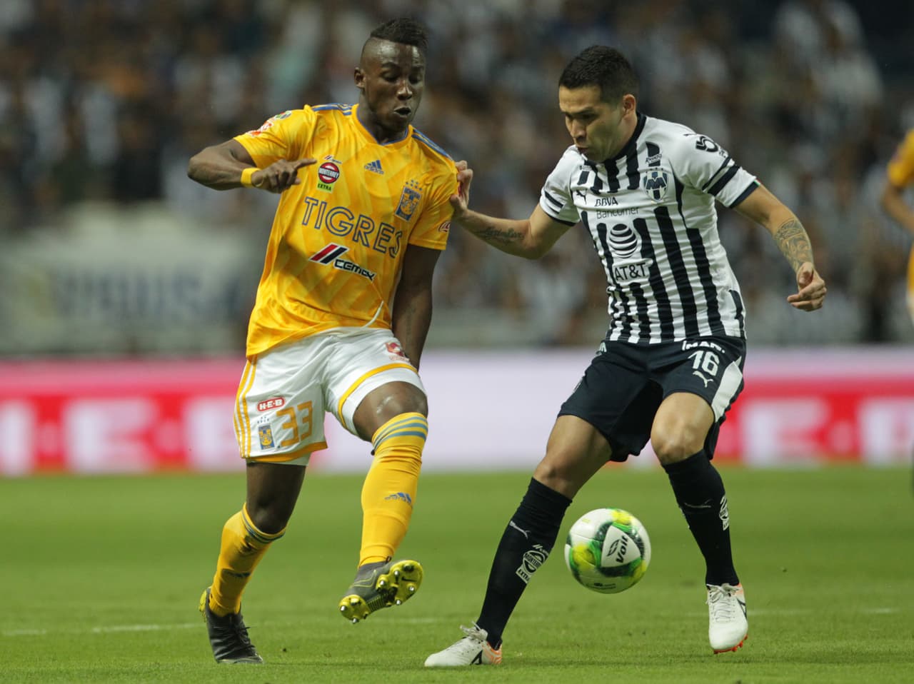 El juego fue intenso desde el arranque, pero con tendencia de disputa en el mediocampo durante la mayor parte de los 90 minutos.