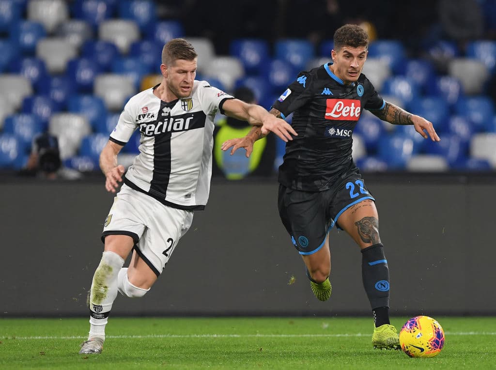 Con goles de Dejan Kulusevski al minuto 4 y Gervinho al 93, Parma se impone 1-2 en su visita al Napoli.