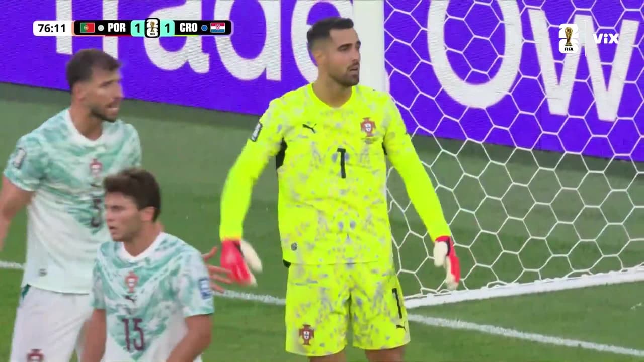 ¡Diogo Costa se viste de héroe y evita el gol croata!