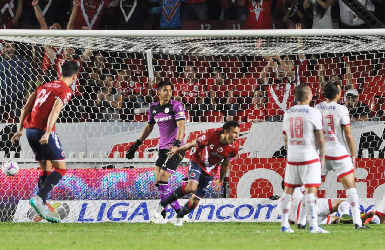 Aquella ocasión Julio Furch fue la gran figura con doblete; Leobardo López completó la victoria tras vencer 3-2 a los mexiquenses.