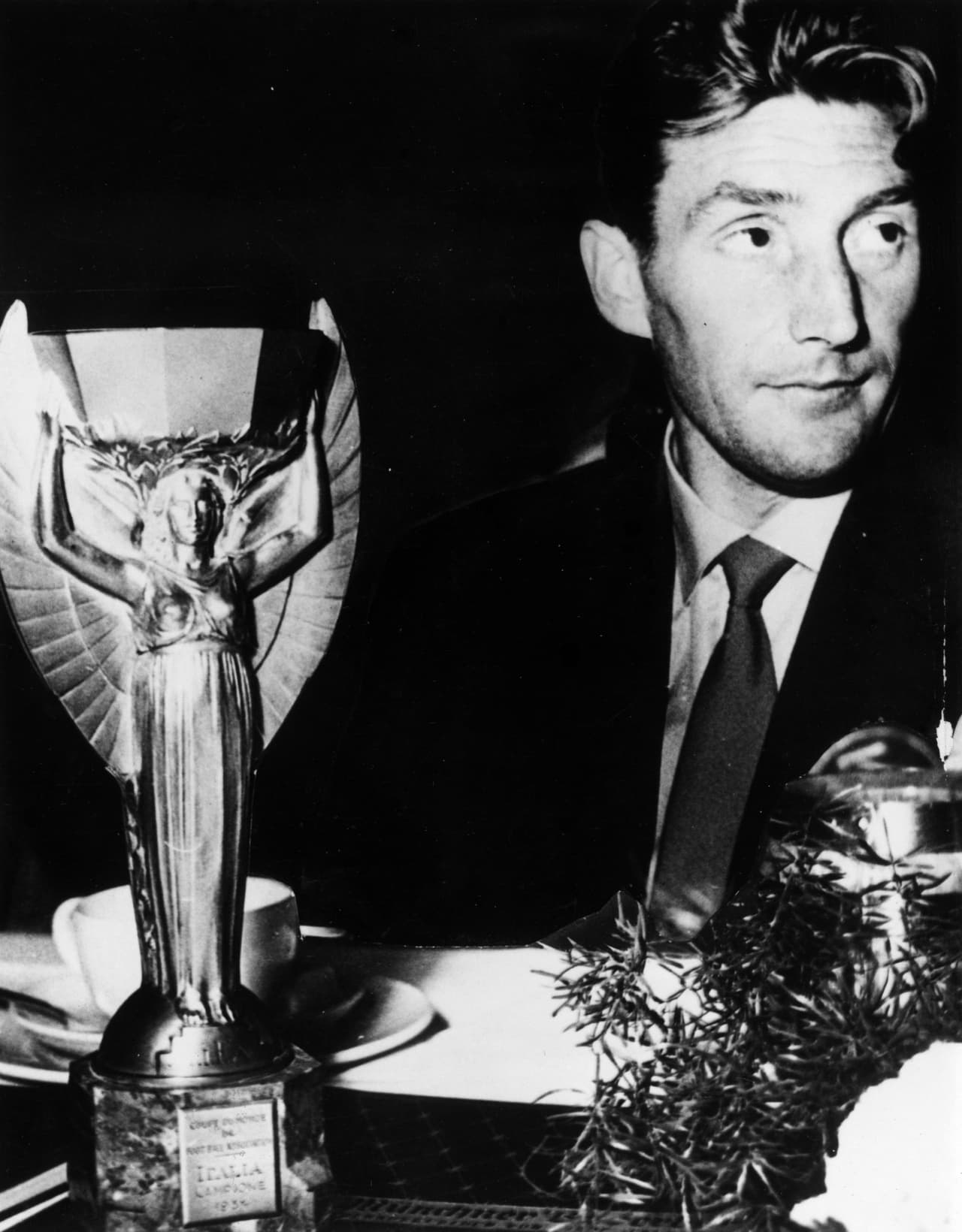 Así fue como Alemania se llevó a su casa el trofeo Jules Rimet de campeón de 1954 contra Hungría, la más poderosa que aprendió cómo perder un Mundial siendo el mejor, excepto en la final.