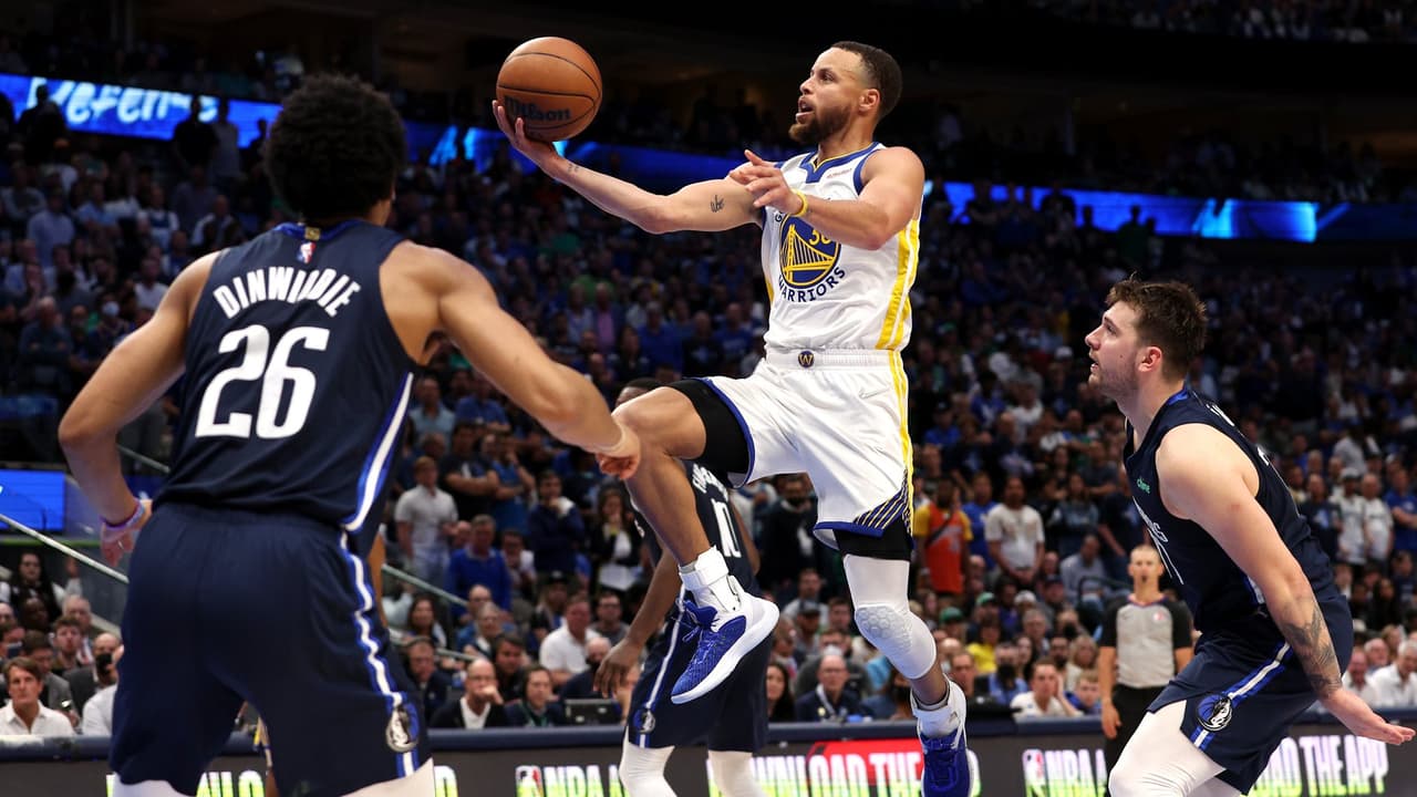 Warriors está a un juego de volver a las Finales de la NBA