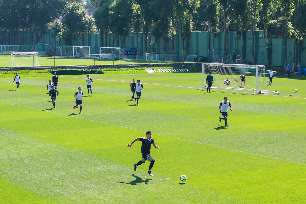 Cruz Azul entrena con intensidad bajo el mando de Pedro Caixinha con la claridad de que una victoria contra Pachuca en la Jornada 11 del Clausura 2019 lo meterá en el grupo de los ocho mejores.